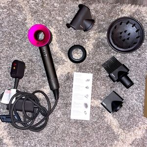 Dyson Supersonic Hair Dryer - Fuchsia